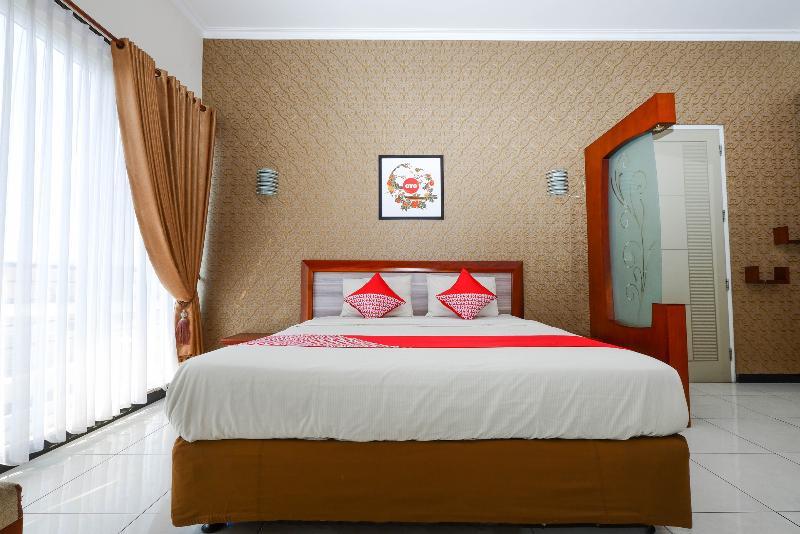 Arya Graha Semarang Hotel Exterior photo